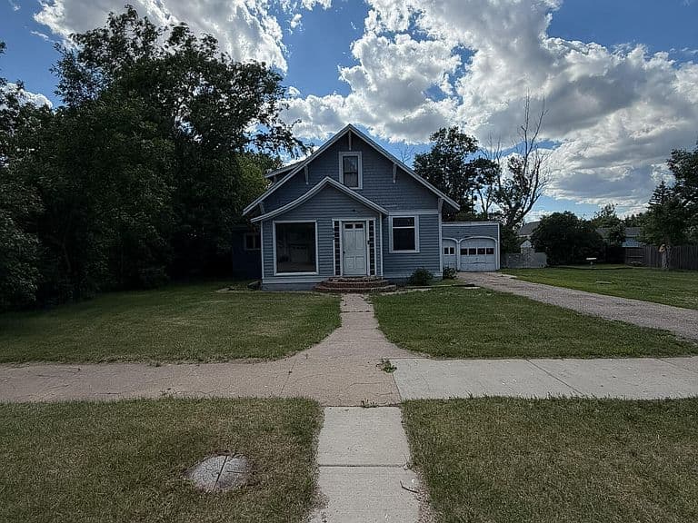 608 S Main St photo 2