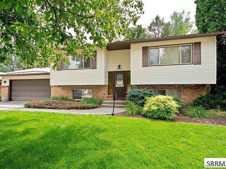 2323 Westcliff Dr photo 1
