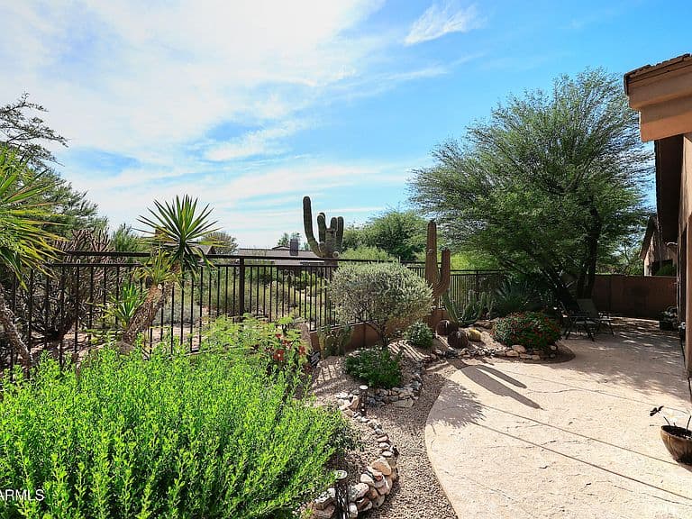 7425 E SOARING EAGLE Way photo 3