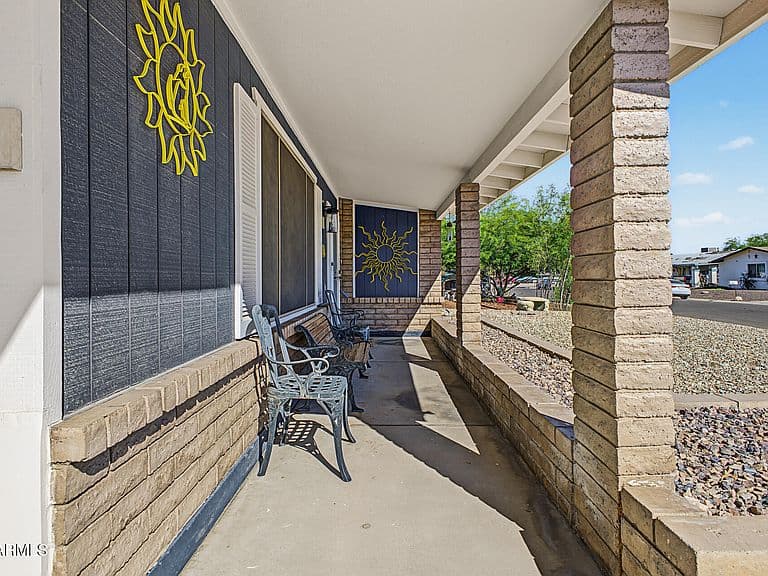 634 E VIA ELENA Street photo 3