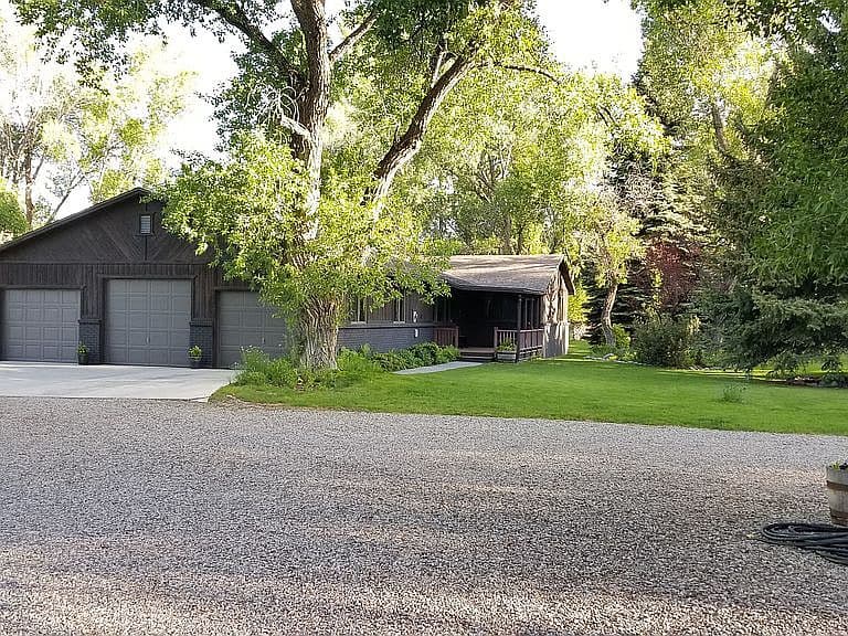 463 N 4108 E photo 1