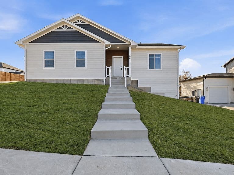 3932 Mountain Bluebird Way photo 5
