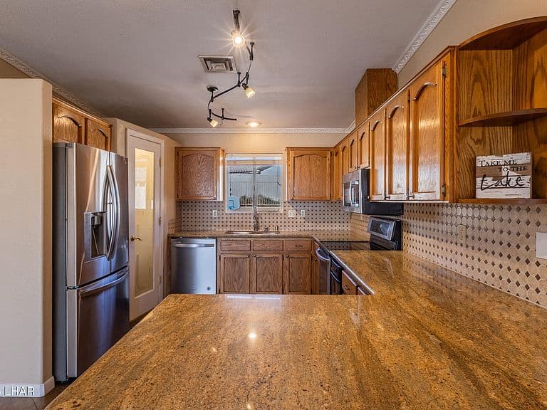 3967 Breakwater Dr photo 5