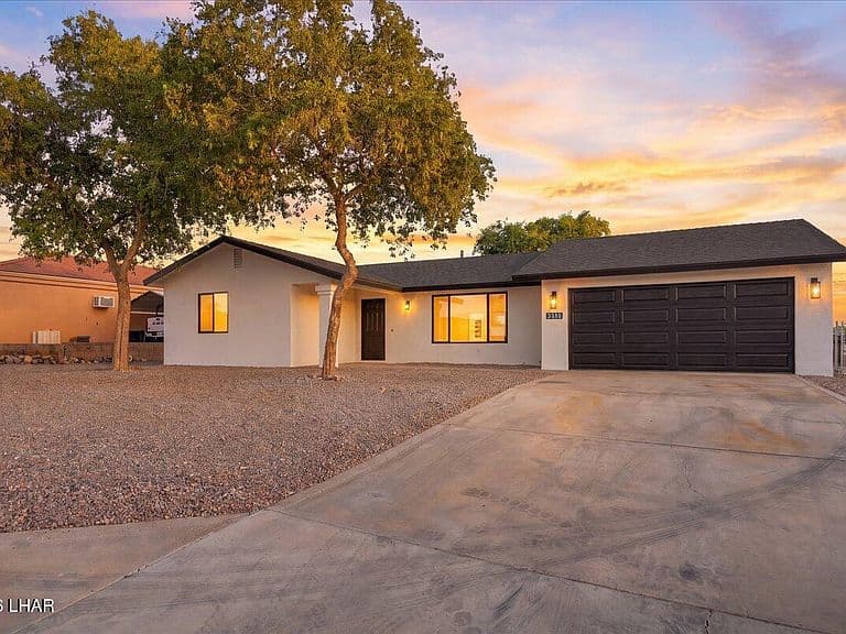 3380 Thunderhead Dr photo 2