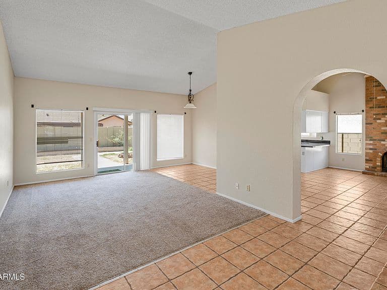 8119 W CORRINE Drive photo 3
