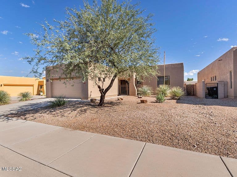 8148 N Night Pony Dr photo 2