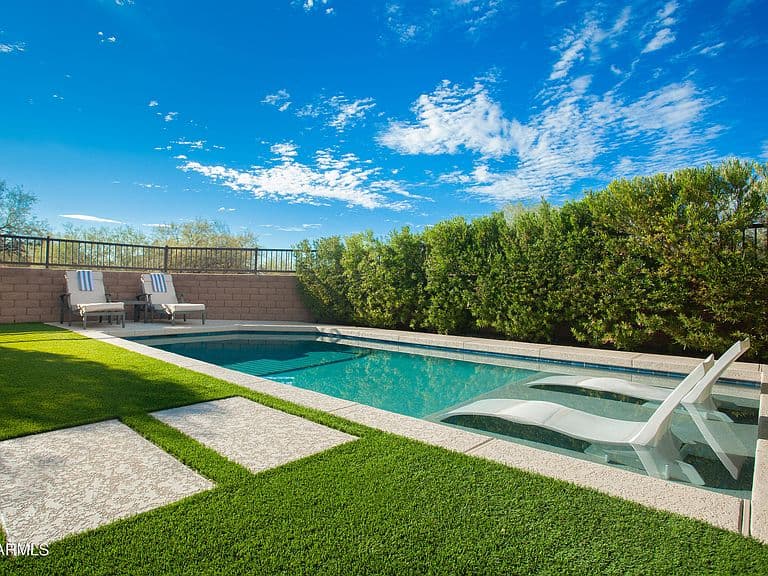 3110 E LOUISE Drive photo 1
