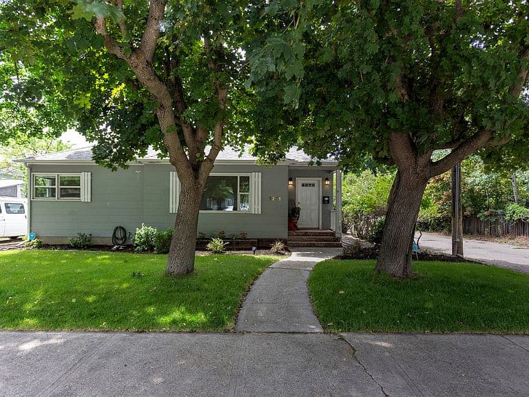 1721 Helen Ave photo 4