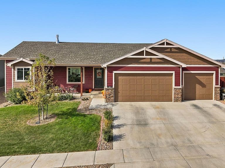 607 Summerfield Dr photo 1