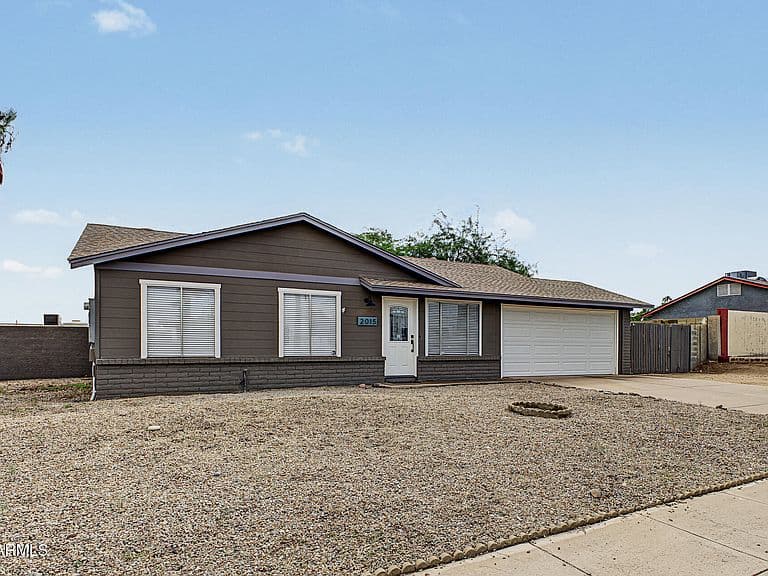 2015 E VISTA Drive photo 1