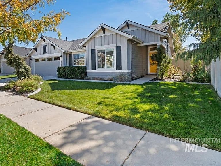 5519 W Los Flores St photo 1