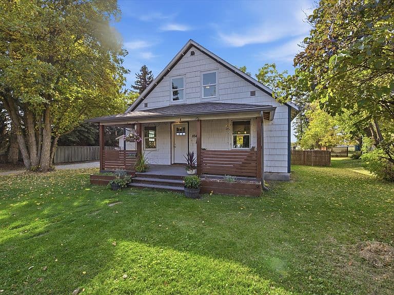 854 5th Ave photo 3