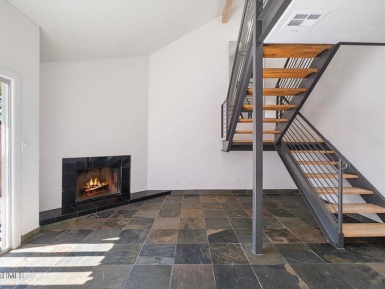 2021 E SOLANA Drive photo 4