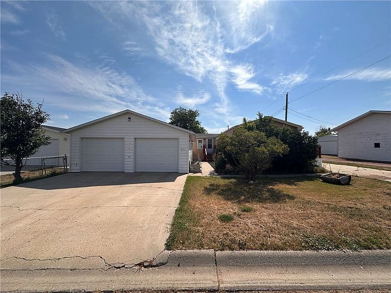 210 S 9th St photo 1