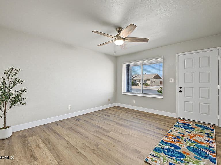 3413 E CAROL Avenue photo 4