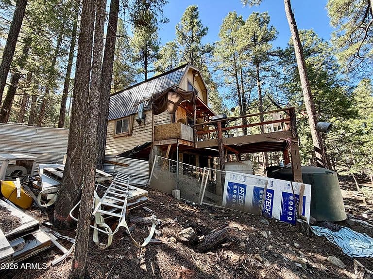 2530 E SUMMIT Avenue photo 3