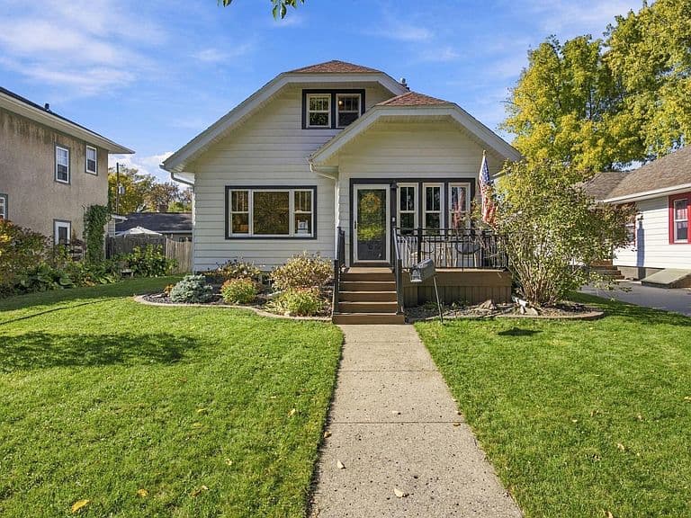 1218 3rd St N photo 3