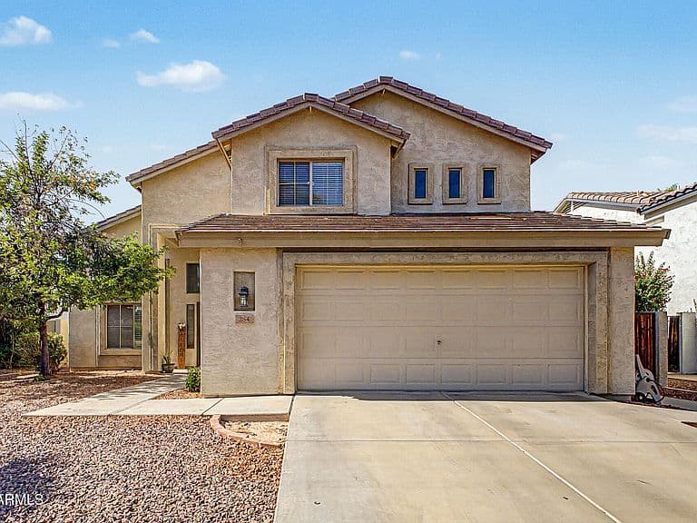 284 W GOLDFINCH Way photo 2
