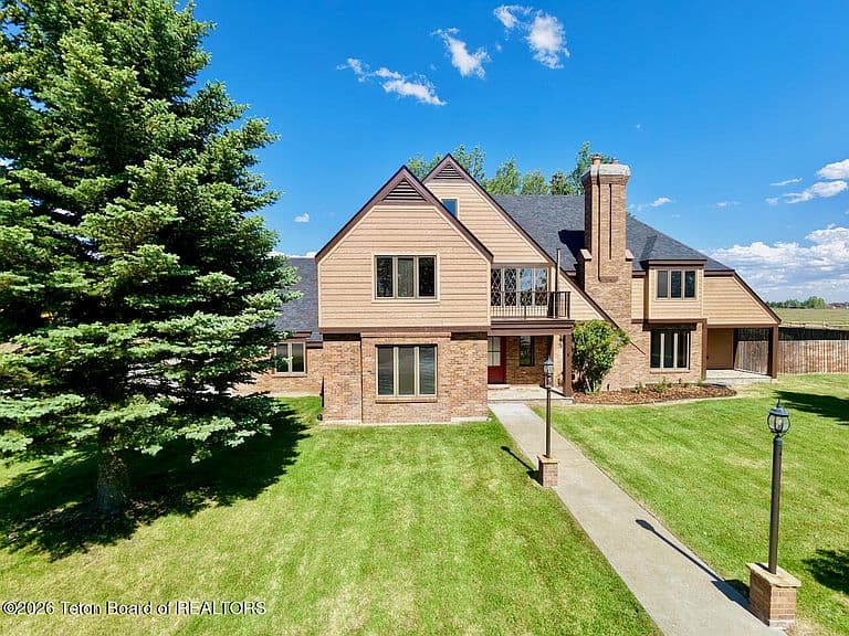 449 Country Club Ln photo 1