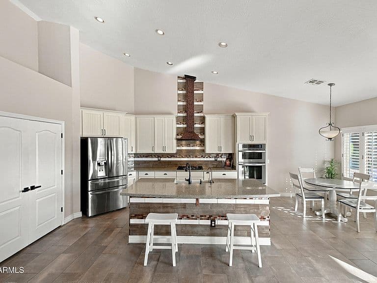 5227 E LIBBY Street photo 2