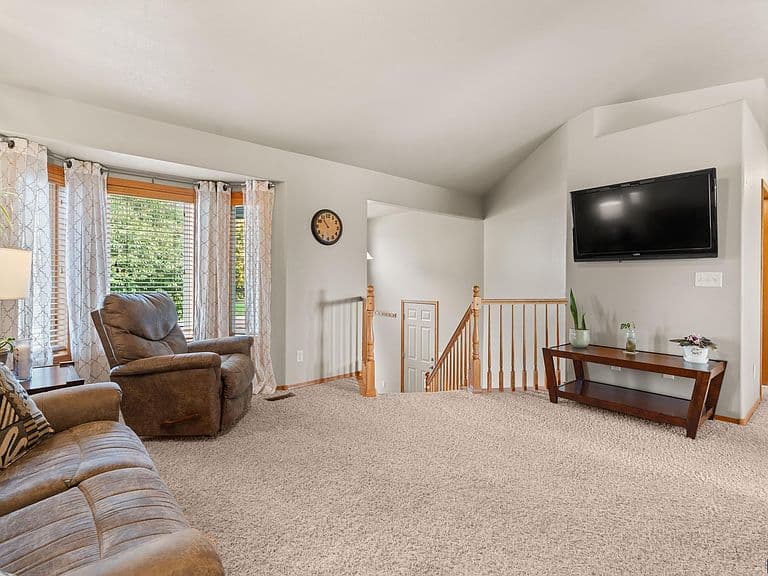 4301 W Kathleen St photo 2