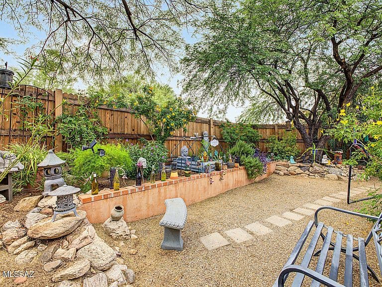 1740 S Desert Vista Dr photo 4