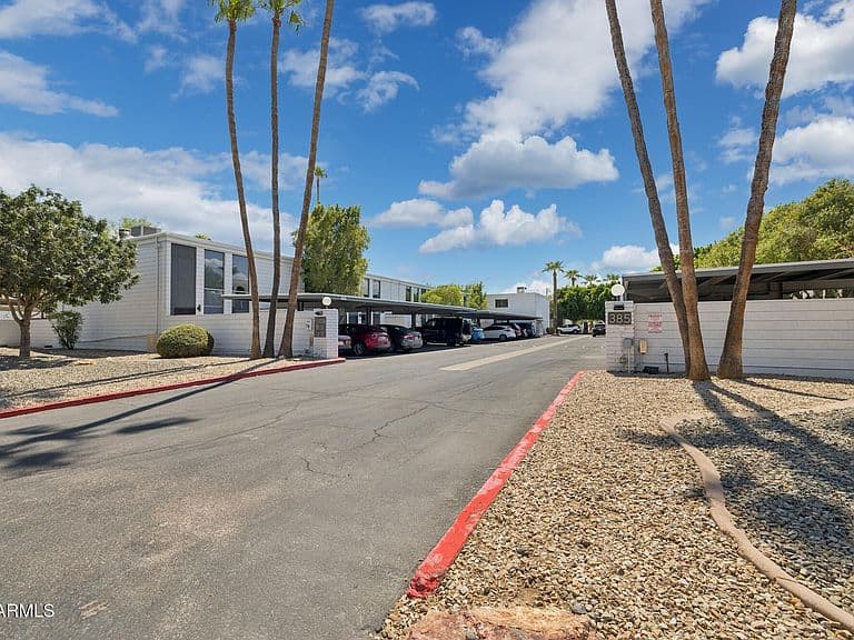 385 W PIERSON Street #B4 photo 4