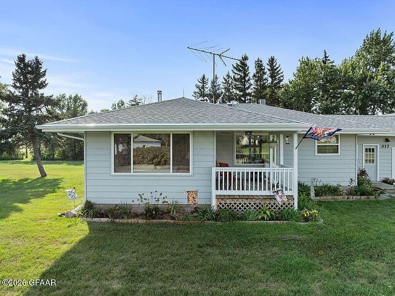 317 Henry St photo 4