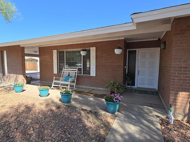 1746 E GREENWAY Street photo 3