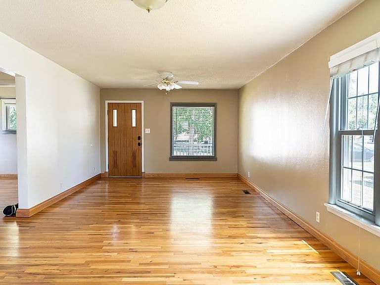646 E Works St photo 5