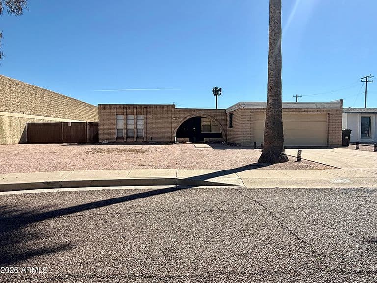 3329 E CHARTER OAK Road photo 1
