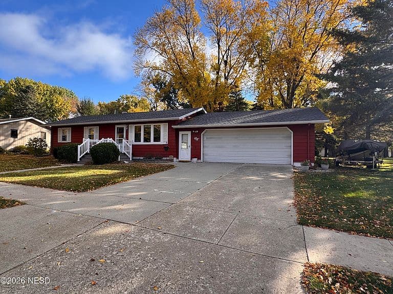 1310 Harmony Ln photo 3