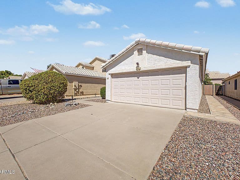 22407 N 20TH Place photo 4