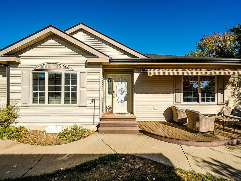 1420 Omarr Ave photo 3