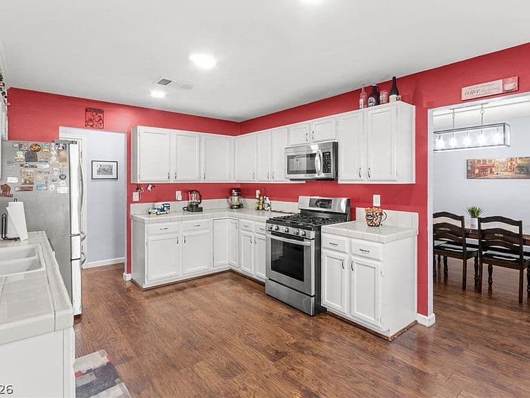 7600 Sea Cliff Way photo 4