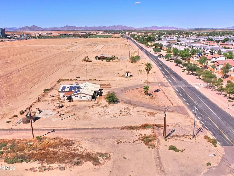 43983 W FARRELL Road photo 4