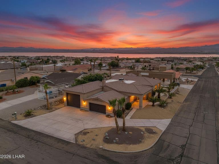 2030 Cabana Dr photo 2