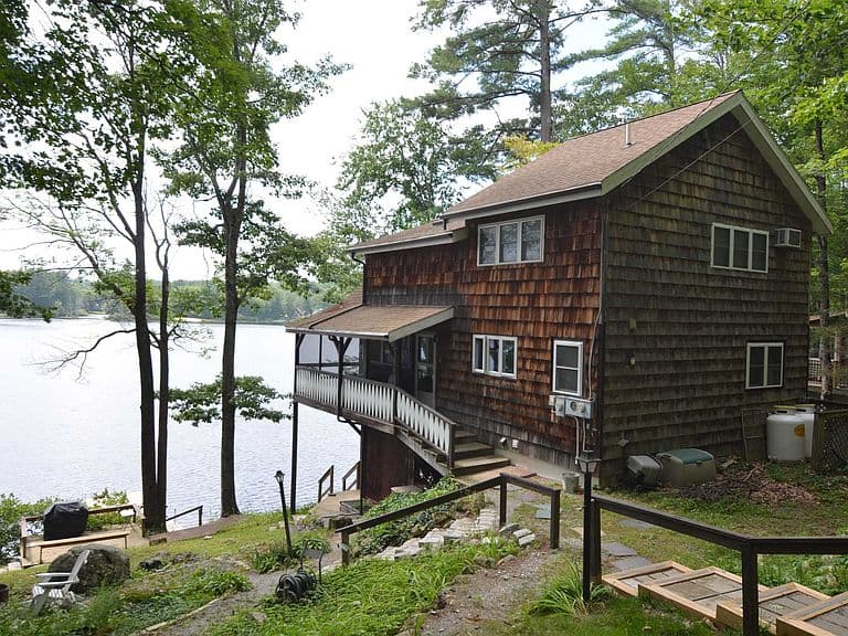19 Hummingbird Lane photo 1