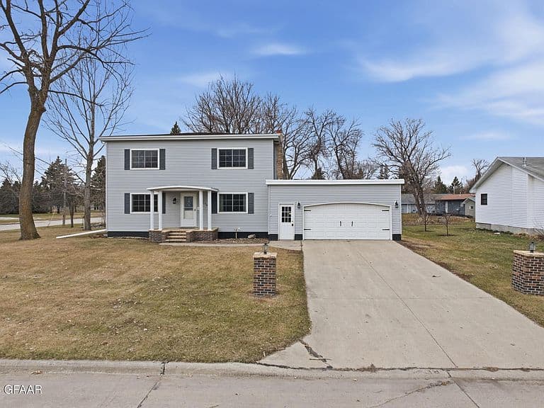 403 Lake St photo 2