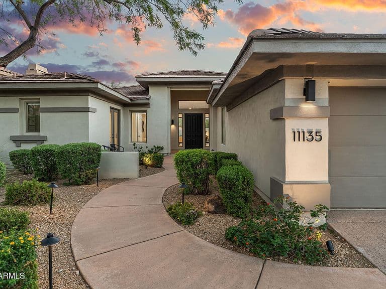 11135 E BECK Lane photo 3