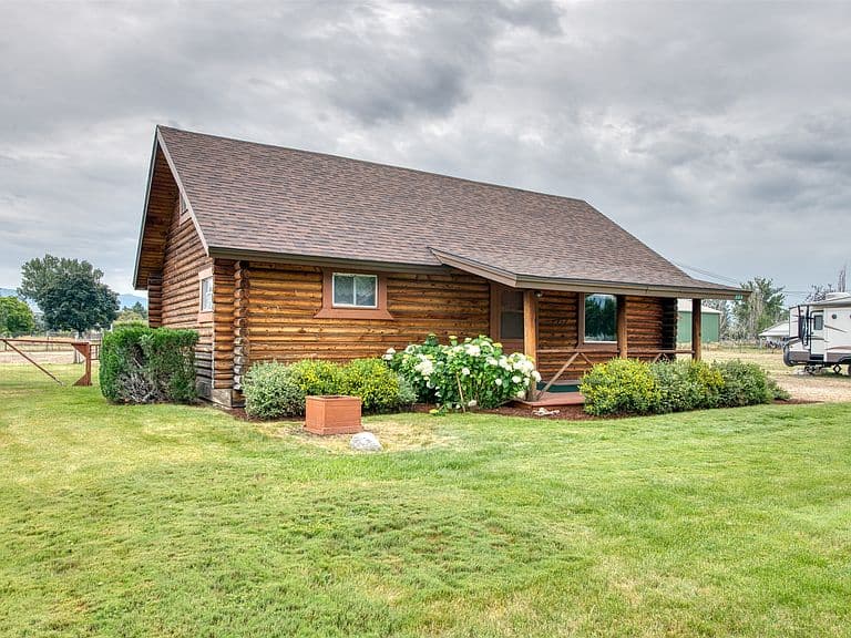 388 Winkler Ln photo 3