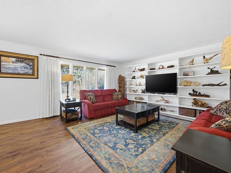 1301 Elm St N photo 5