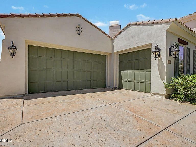 20763 W HOLT Drive photo 4