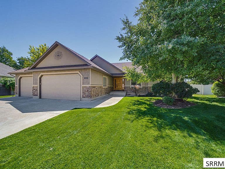 932 Oxbow Ln photo 1