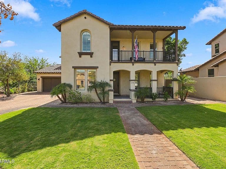 20447 W CRESCENT Drive photo 2