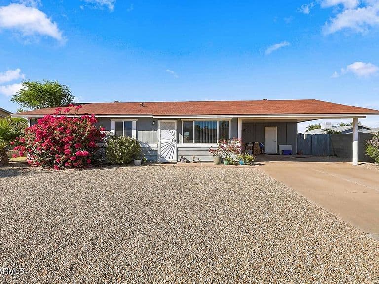 2158 E CLAIRE Drive photo 1