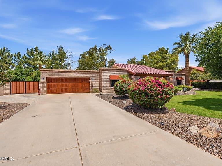 1550 E GREENTREE Drive photo 2