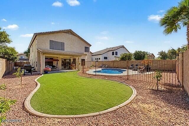 284 W GOLDFINCH Way photo 4