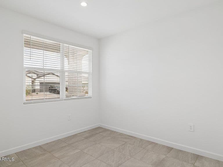 38150 W GIALLO Lane photo 3