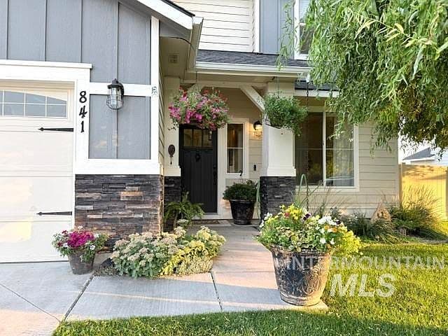 841 Canyon Crest Dr photo 4